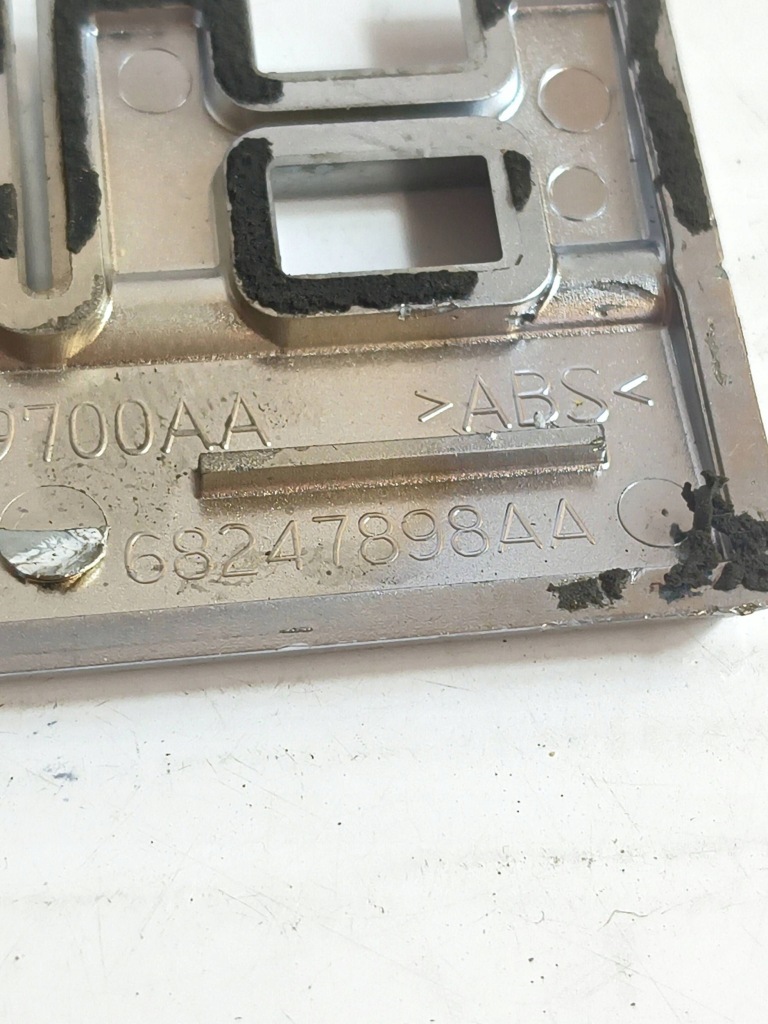 Dodge ram 1500 iv 09- емблема значок hemi 68149700aa Недорого