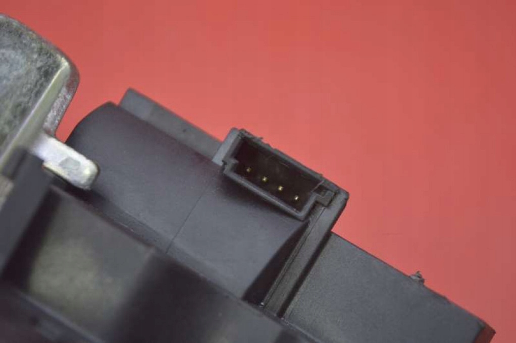 фото №8, Замок крышки задняя багажника a2127400335 tesla model s 12-20