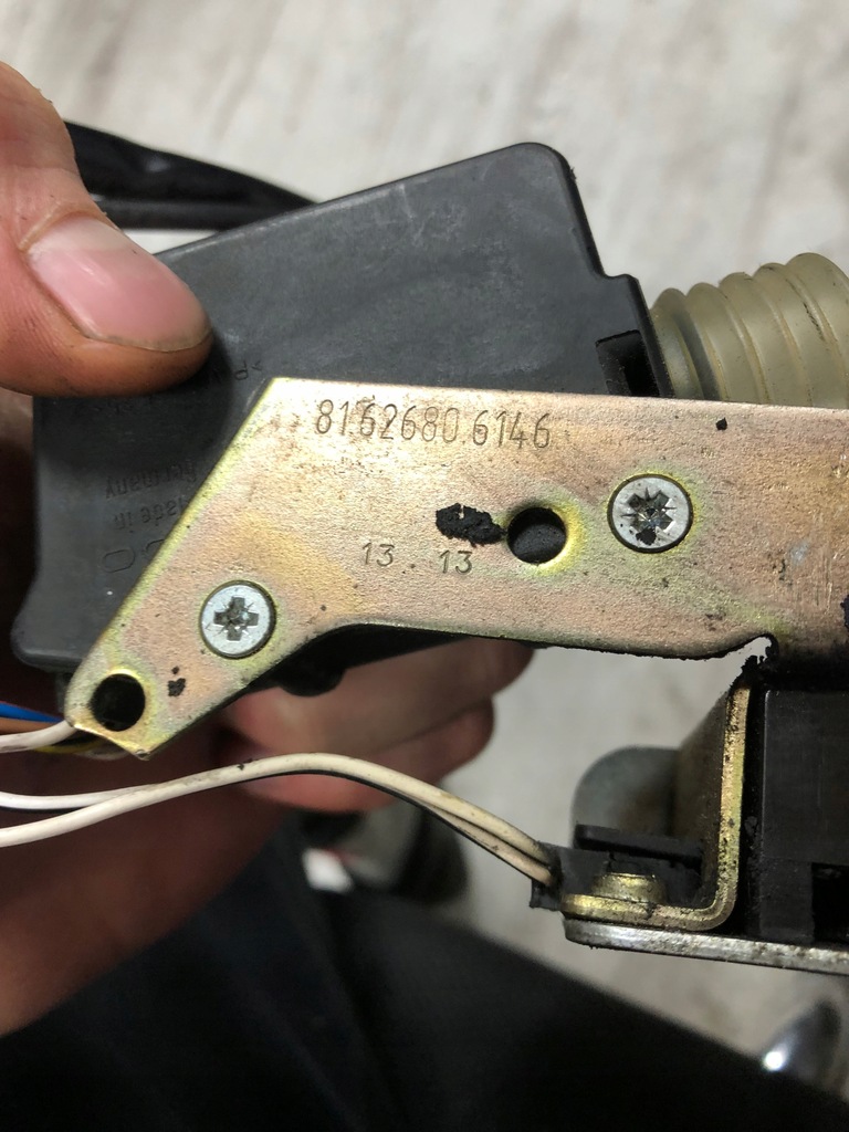 фото №8, Mercedes actros замок дверь 406.405