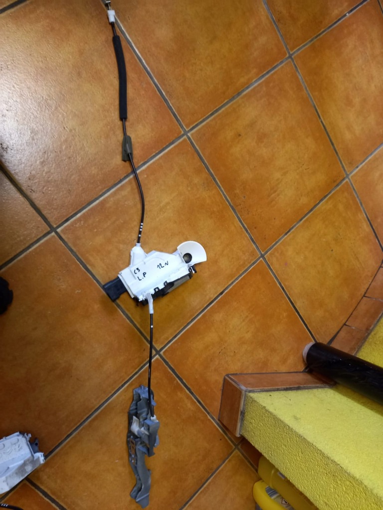 фото №7, Замок do дверь a048069 citroen c3 12r.