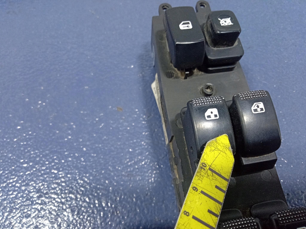 фото №9, Kia carnival ii vq 06- панель переключатель окон левый перед 93570-4d000