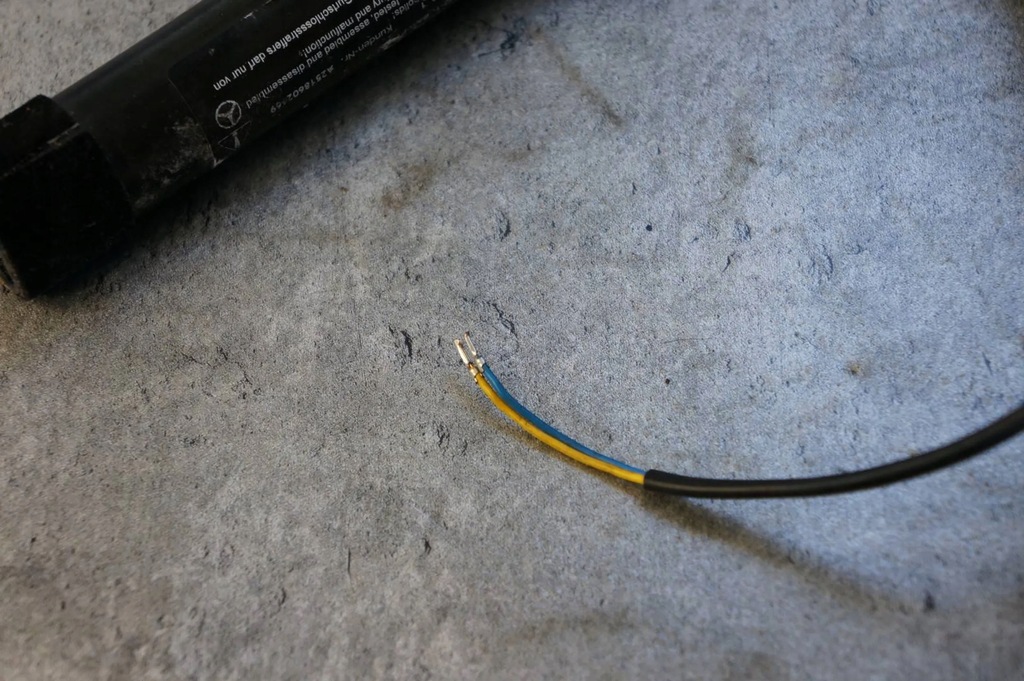 фото №5, Пряжка клипса натяжитель поперечина патрон правый перед mercedes r w251