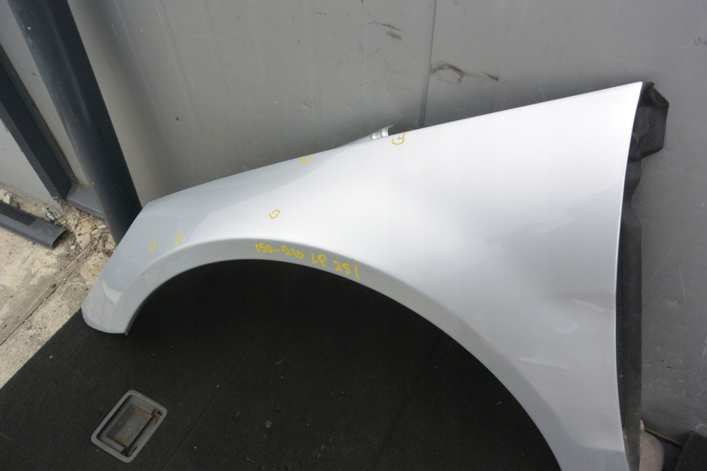 фото №4, Крыло левый перед mercedes r-klasa w251 775 c775