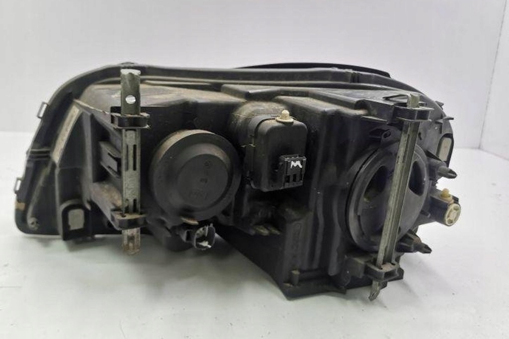 фото №9, Лампа правая передняя volvo xc90 i 30698814 2.4l дизель 136kw 2007