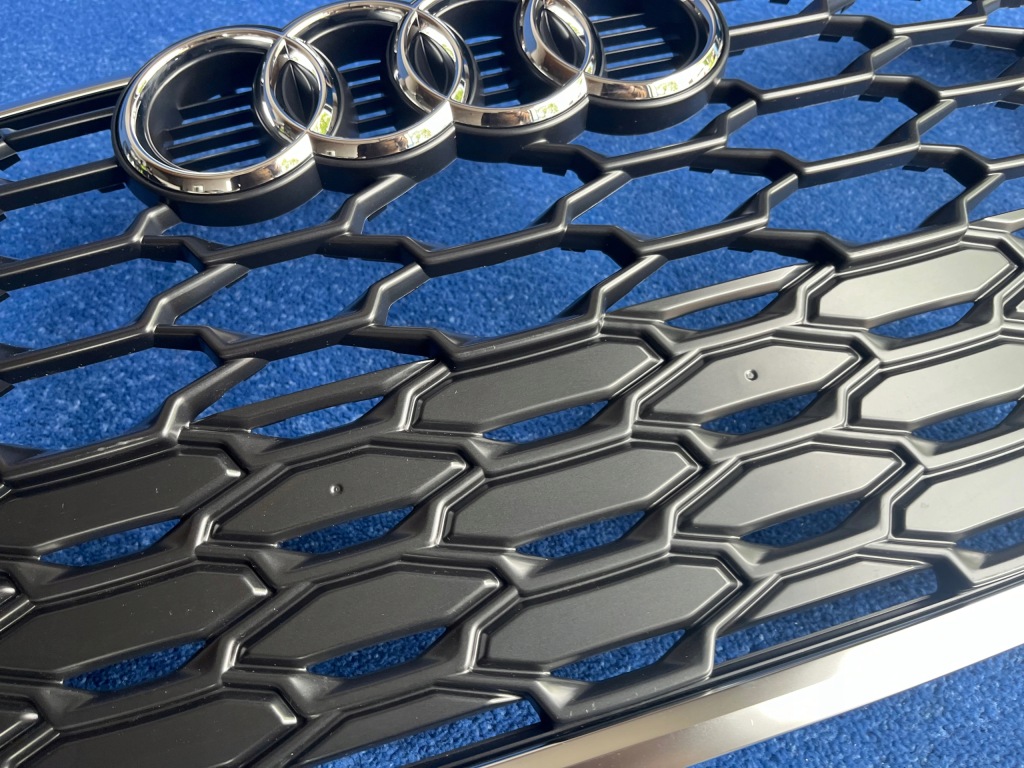 Audi q3 2 решётка  радиатора решётка радиатора 83f853651b хром s-line в Украине