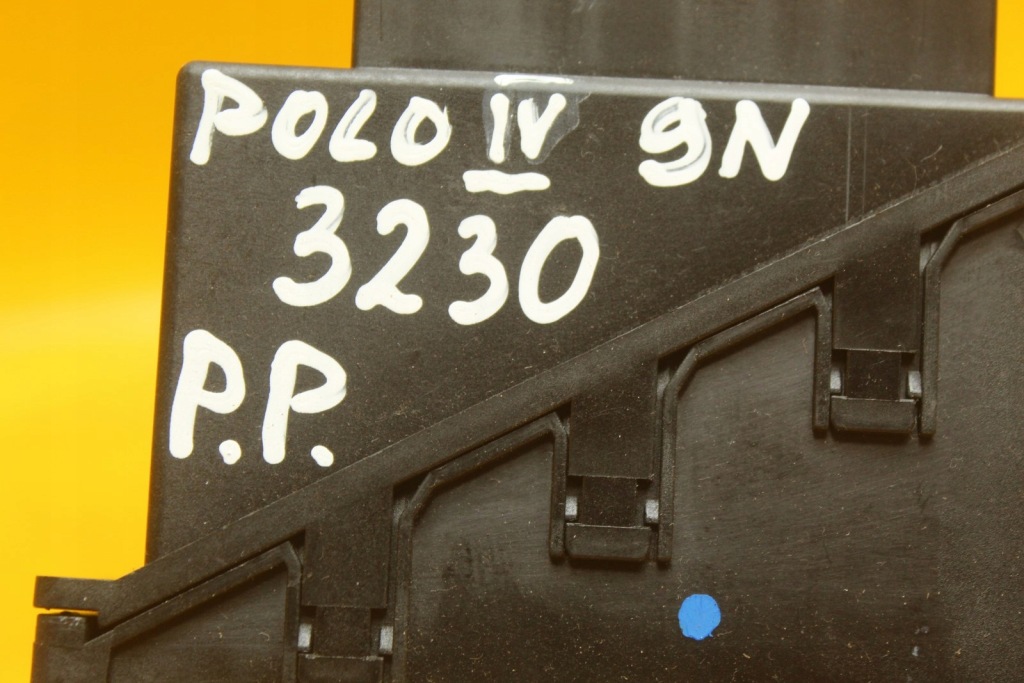 фото №12, Моторчик блок управления стекло правый перед vw polo iv 9n 6q2959801a