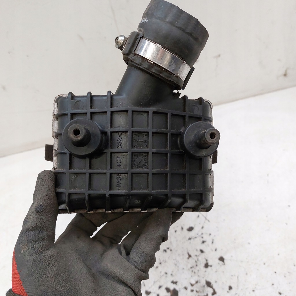 фото №11, Hyundai ix35 1,7crdi 2013 радиатор интеркулер 28270-2a850 с nowego автомобиля