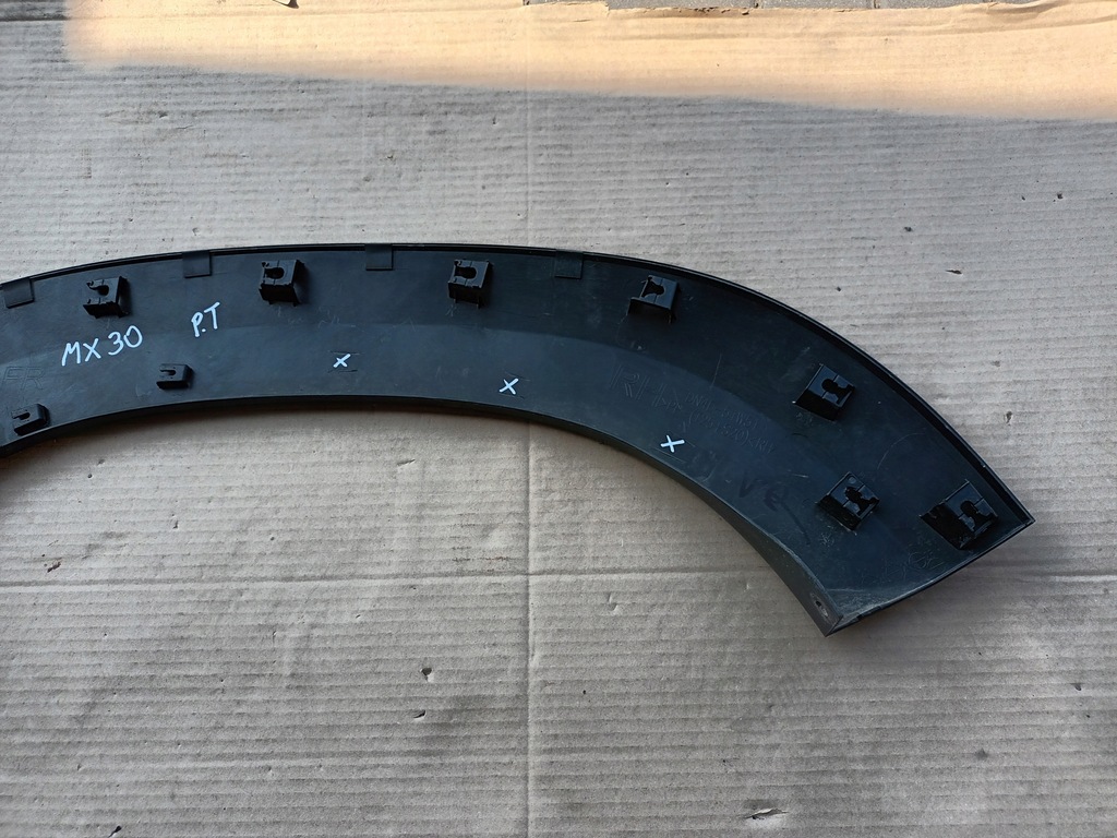 фото №6, Молдинг задняя правая mazda mx30 задняя правый mx-30