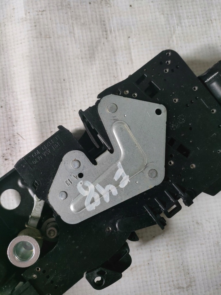 фото №6, Bmw x1 f48 замок доводчик крышки 2712440