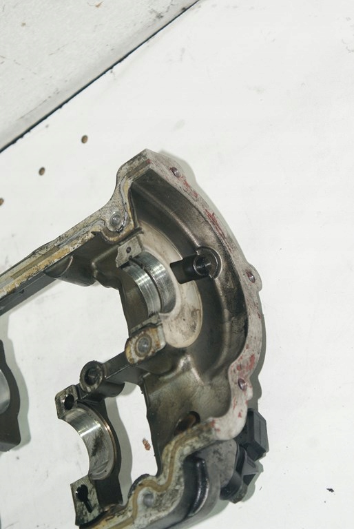 фото №12, Audi a8 d3 4.0 tdi крышка валов 057286 кронштейн