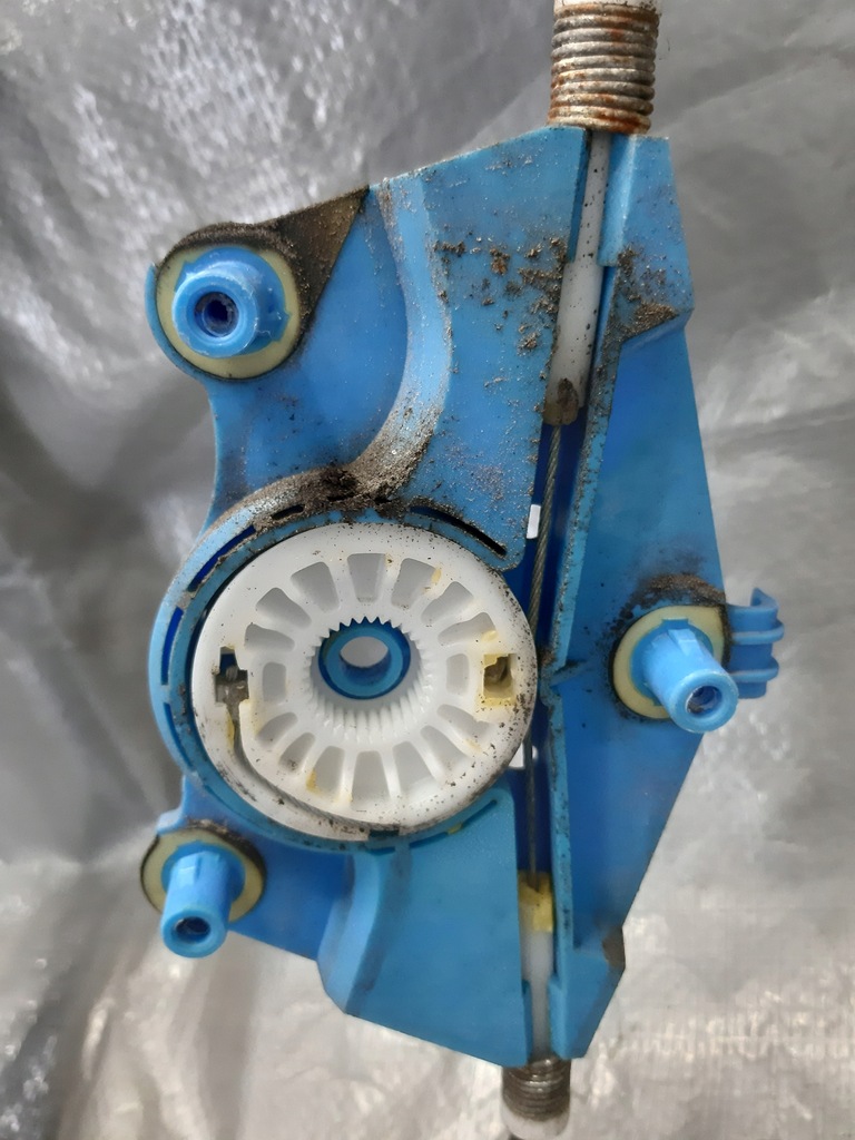 фото №6, Рамка двері підйомник скло лівий задня audi a4b6 sed