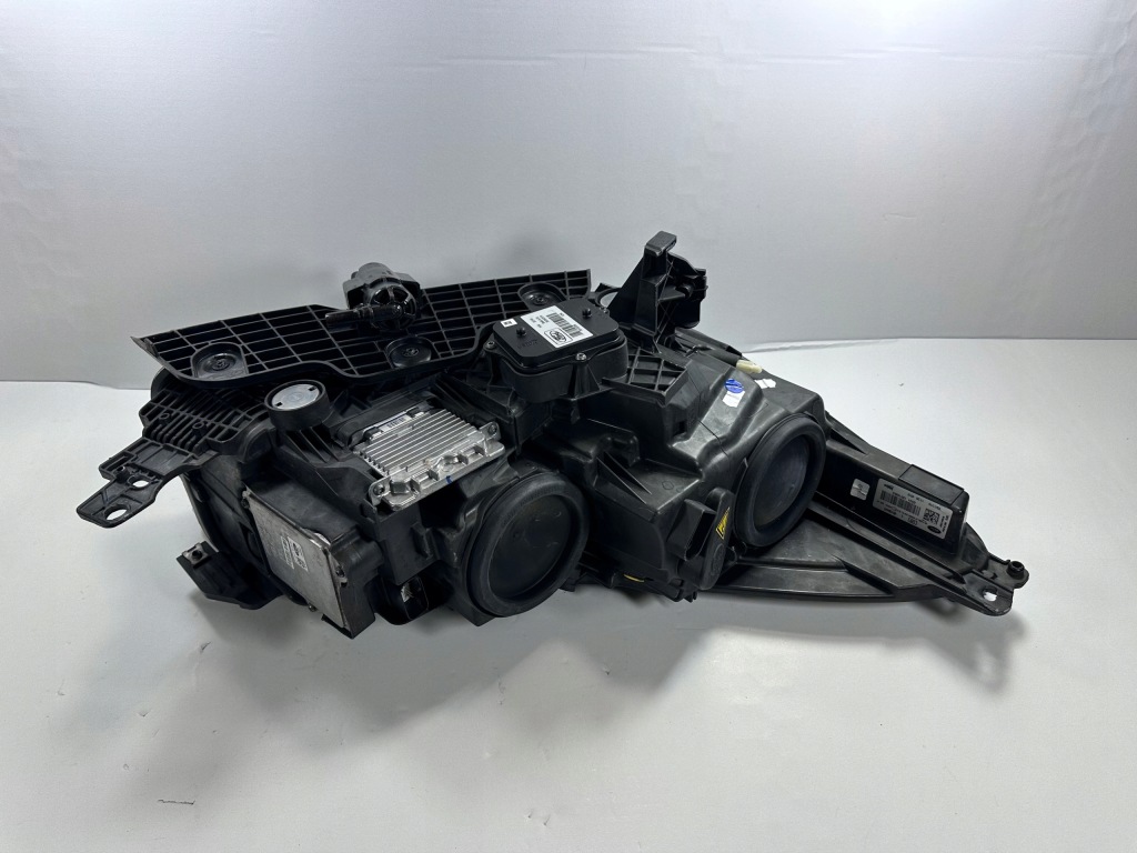 Kuga mk2 рестайлінг  st фара правий ліва ксенон led gv41-13d154-eh gv41-13d155-eh Ціна