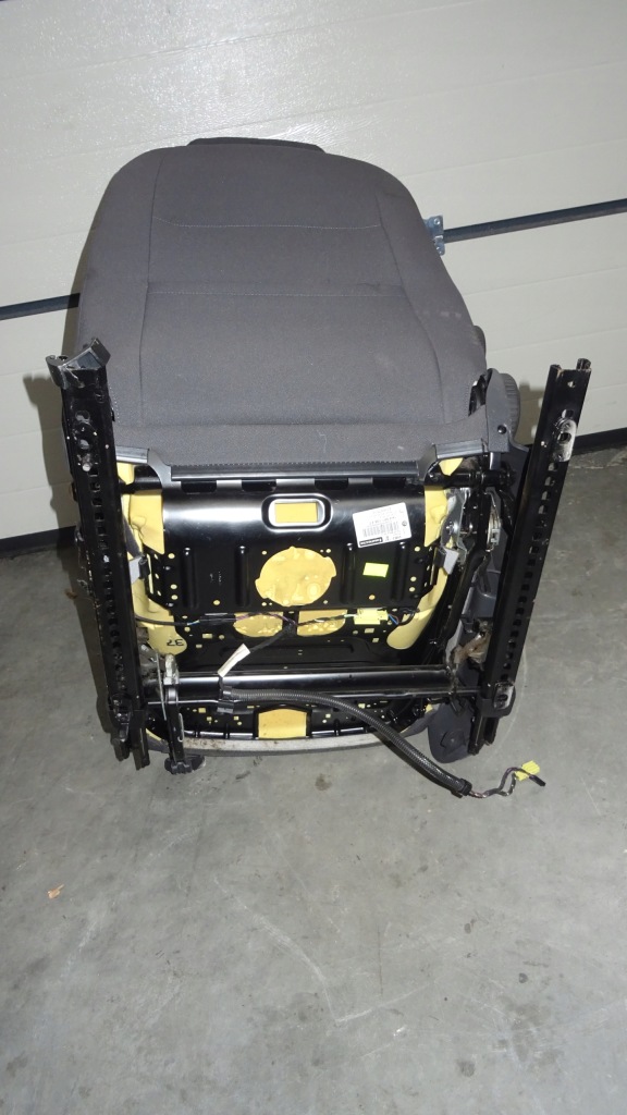 фото №5, Сиденья заднее сиденье vw golf 6 vi hb 5d материал