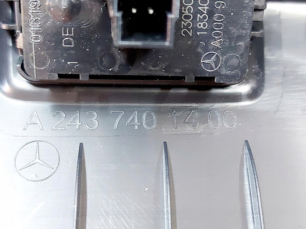 фото №11, Mercedes eqb w243 x243 23r. обивка защита крышки задняя a2437401200