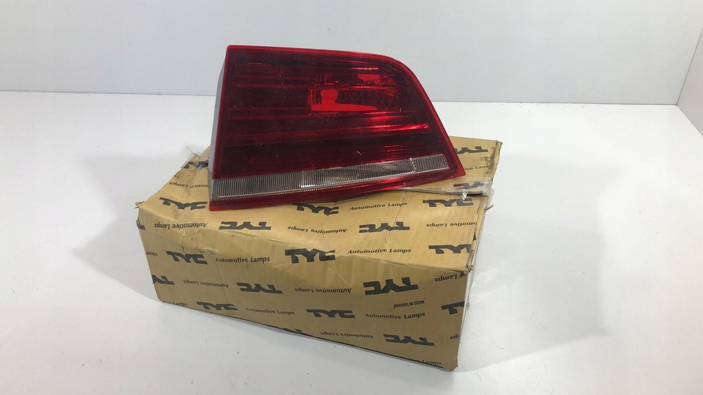 фото №1, Tyc 17-0393-01-9 лампа задняя комбинированная