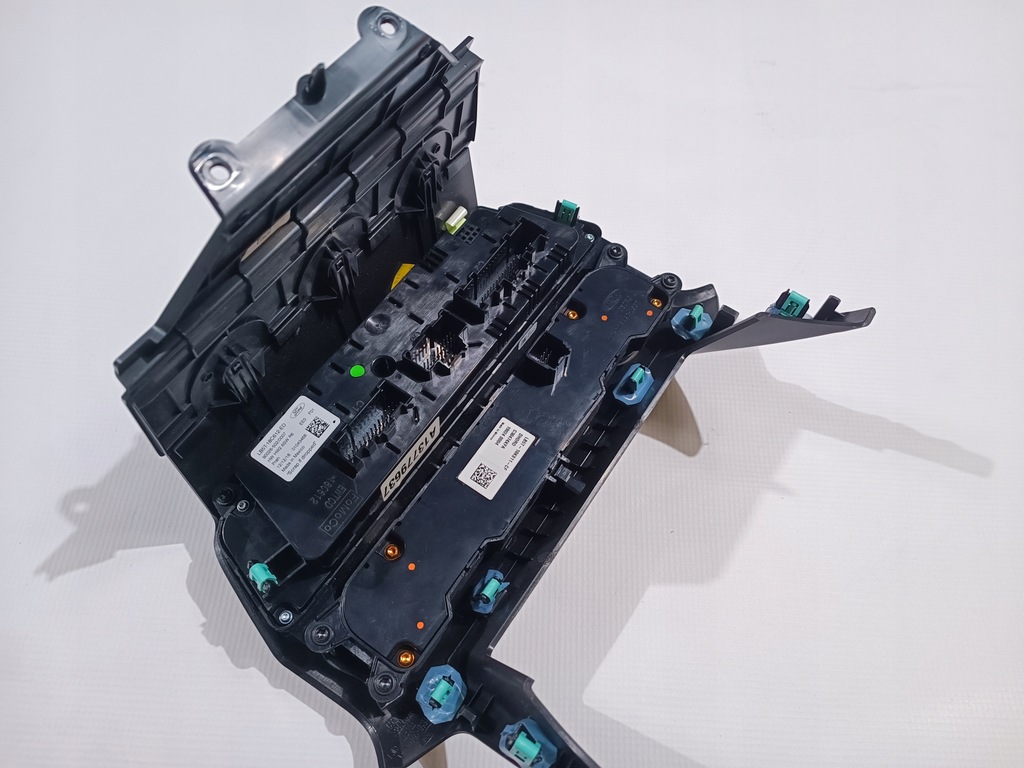 фото №10, Панель керування радіо кондиціонера ford explorer vi 2020-