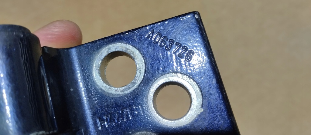 фото №6, Петля петли дверь правый перед mercedes v-klasa w447 комплект góra + dół