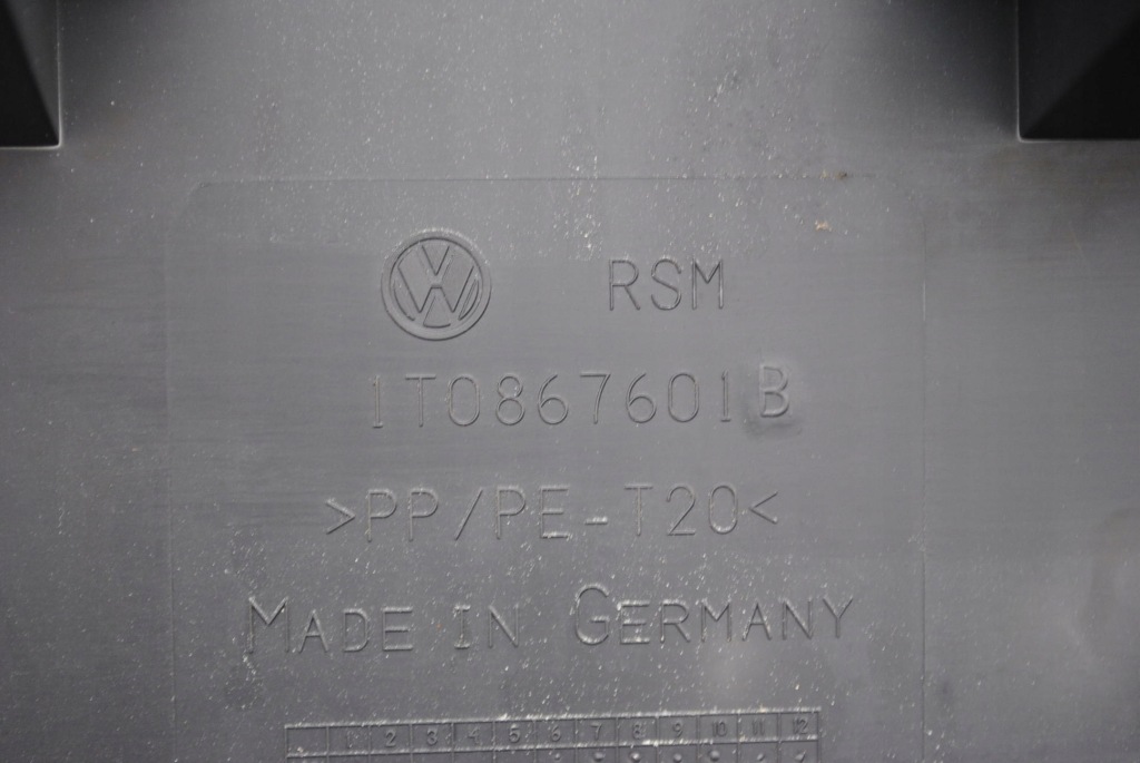 фото №8, Корпус обшивка обшивка кришки багажника vw touran i