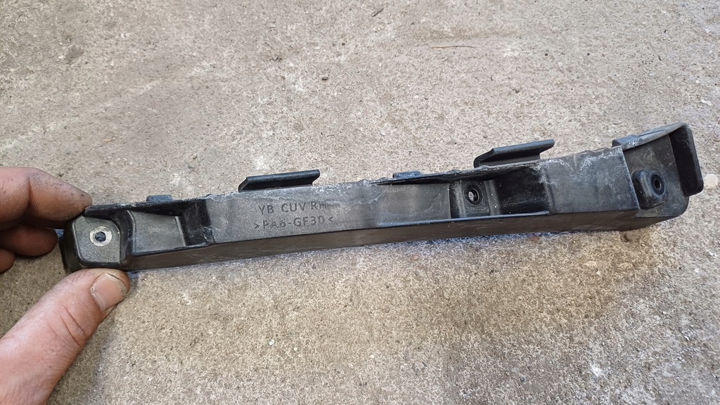 фото №1, Kia stonic направляющая лампы правый передний