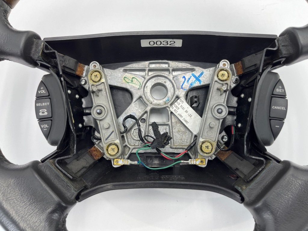 Руль jaguar xk8 - xkr hjg9181ba 2002 бензин 298kw Цена