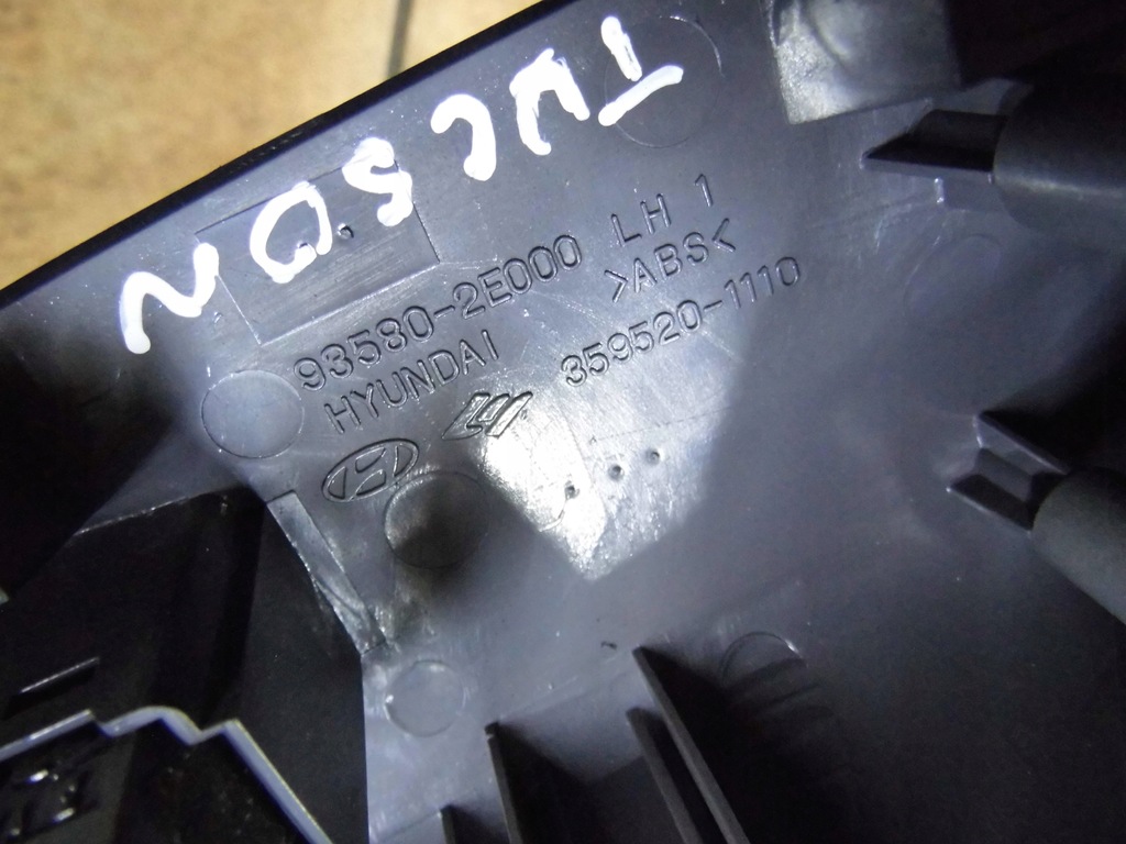 фото №6, Tucson i 2.0crdi 07' панель переключатель окон левый задняя 93580-2e000