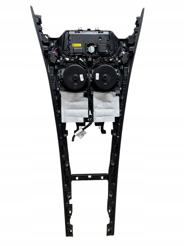 фото №7, Dekor защита + зарядное устройство индукционная туннель средний bmw 7 i7 g70