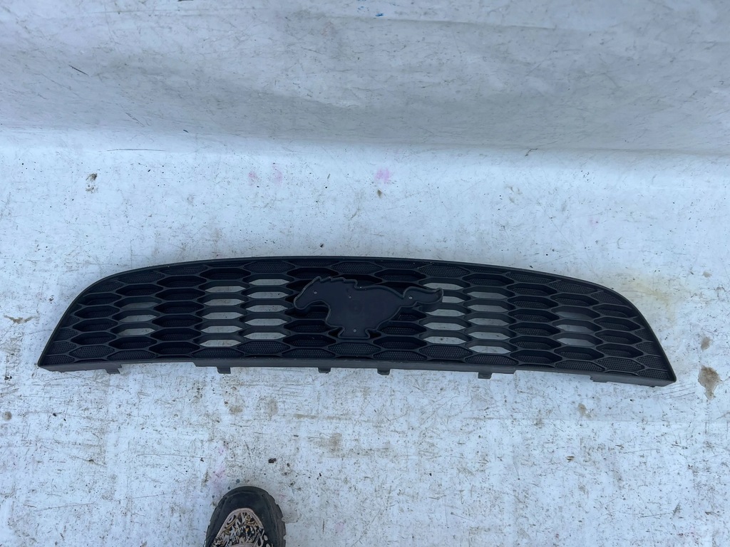 фото №1, Решётка радиатора решётка радиатора ford mustang v 12-15 бампер перед