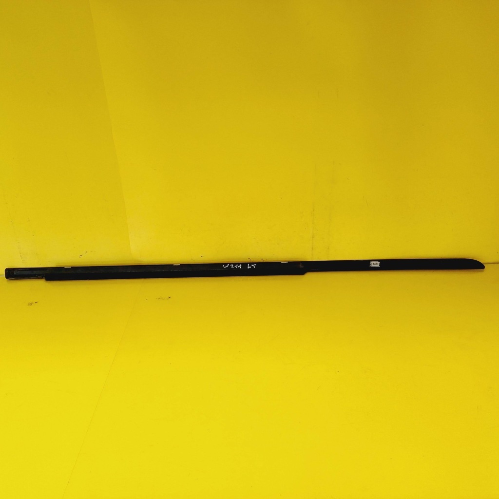 Молдинг уплотнитель левая задний mercedes benz e w211 nr148 в Украине