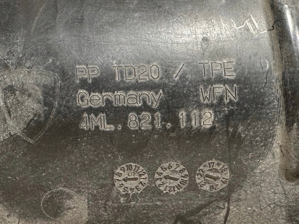 фото №9, Lamborghini urus кронштейн правого крыла защита rh 4ml821112