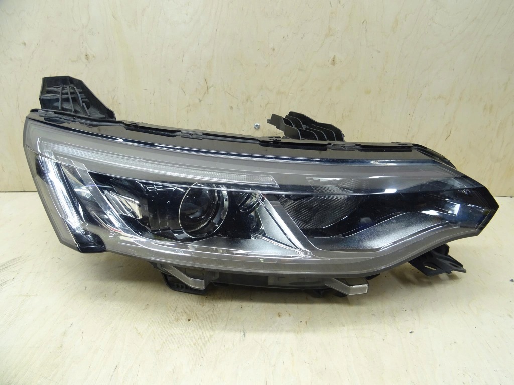 фото №1, Renault talisman лампа правый перед europa 260108543r