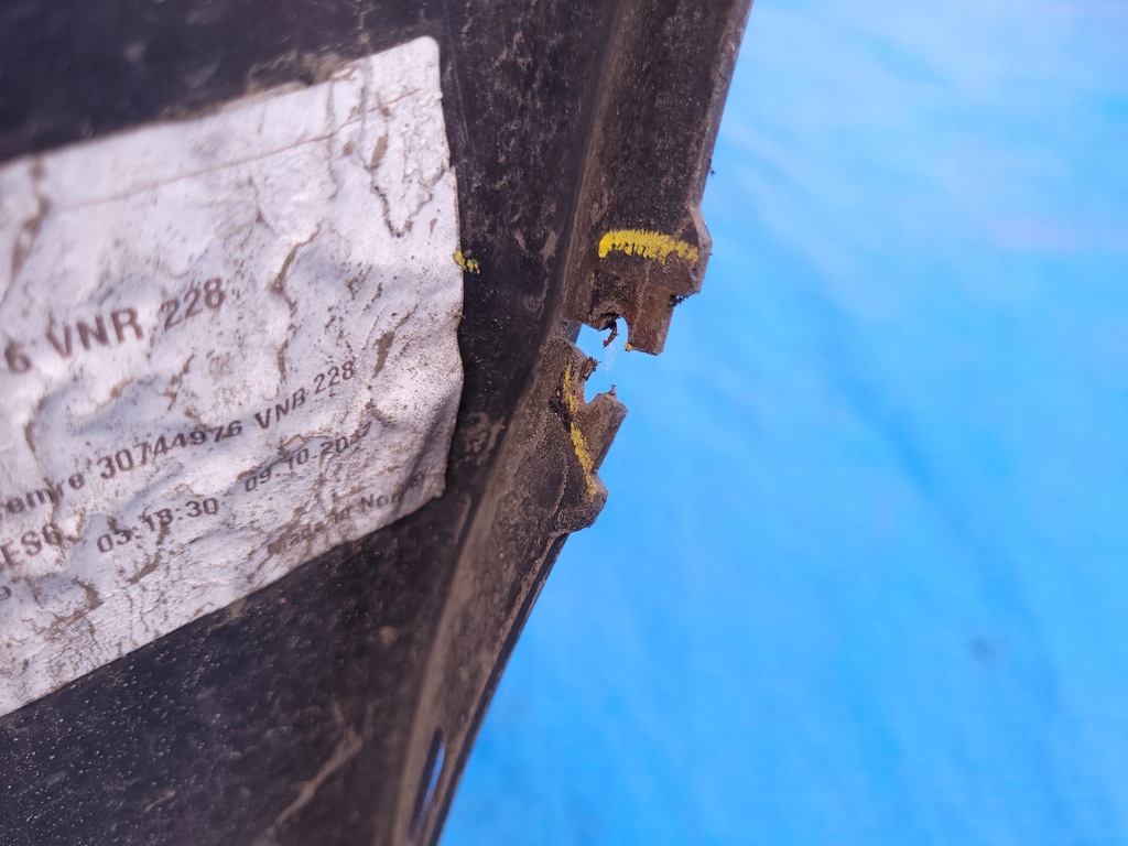 фото №11, Volvo s40 ii v50 | бампер перед передний lift 30744976 | 0576