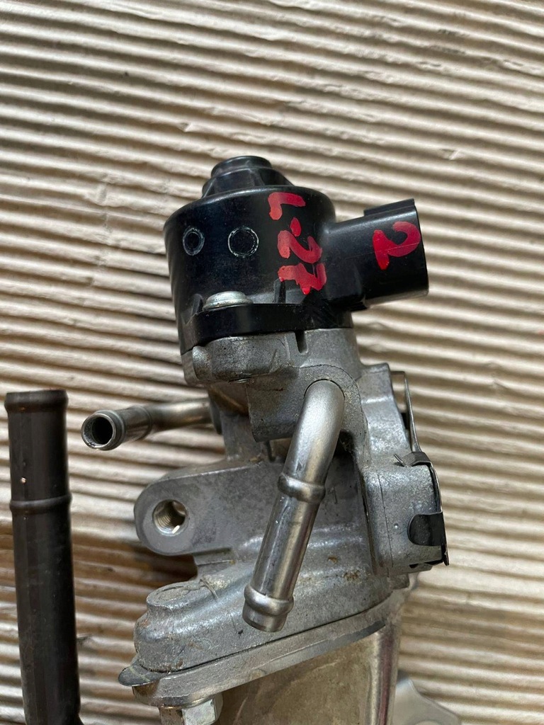 фото №1, Lexus оригинальный номер 25620-36040 клапан egr