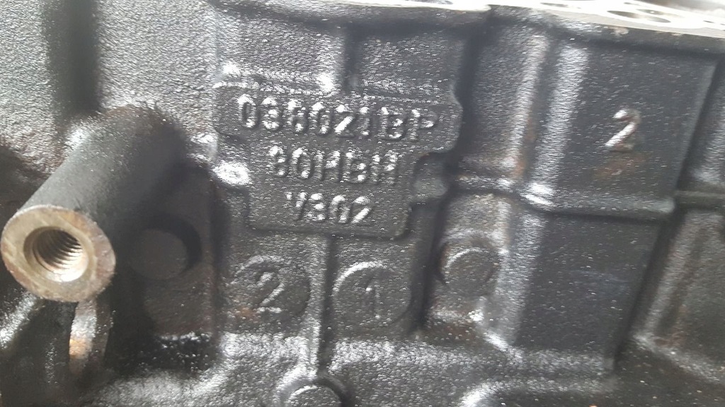 фото №10, Блок двигуна azv vw touran 2,0 tdi