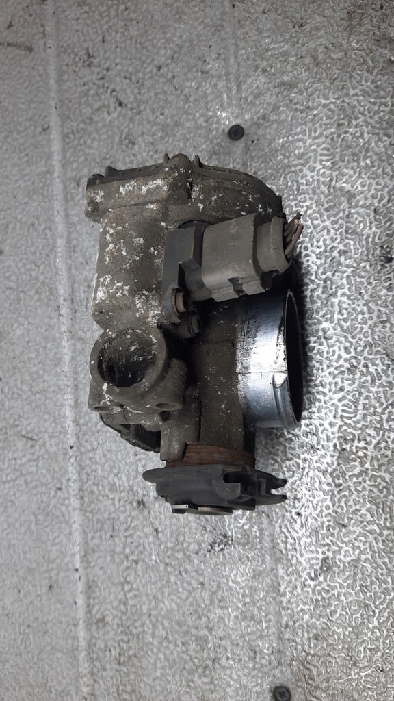 фото №4, Дроссельная заслонка skoda octavia i 99r 1.8b 06a133063