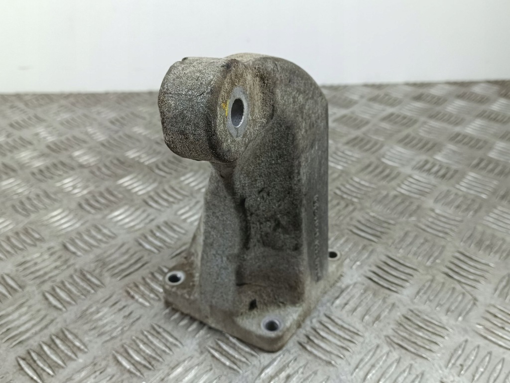 2019 ssangyong rexton кронштейн двигуна r6712231604 Доставка