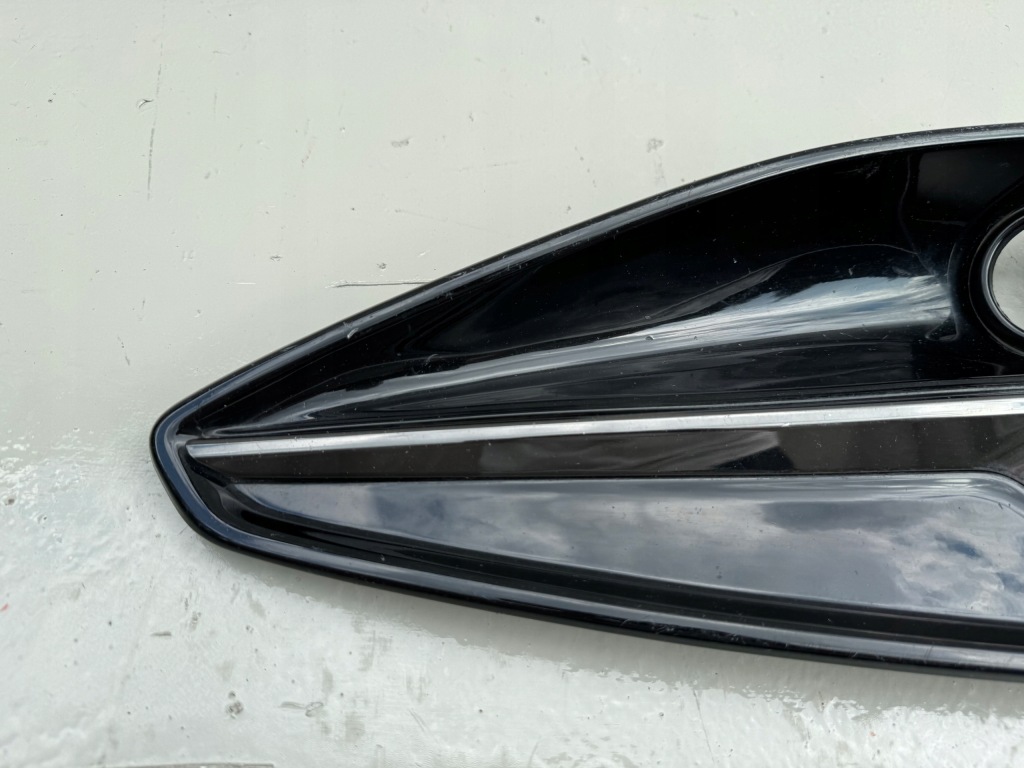 Hyundai i30 3 3 рестайлінг  20r- решітка бампера перед передня права Ціна