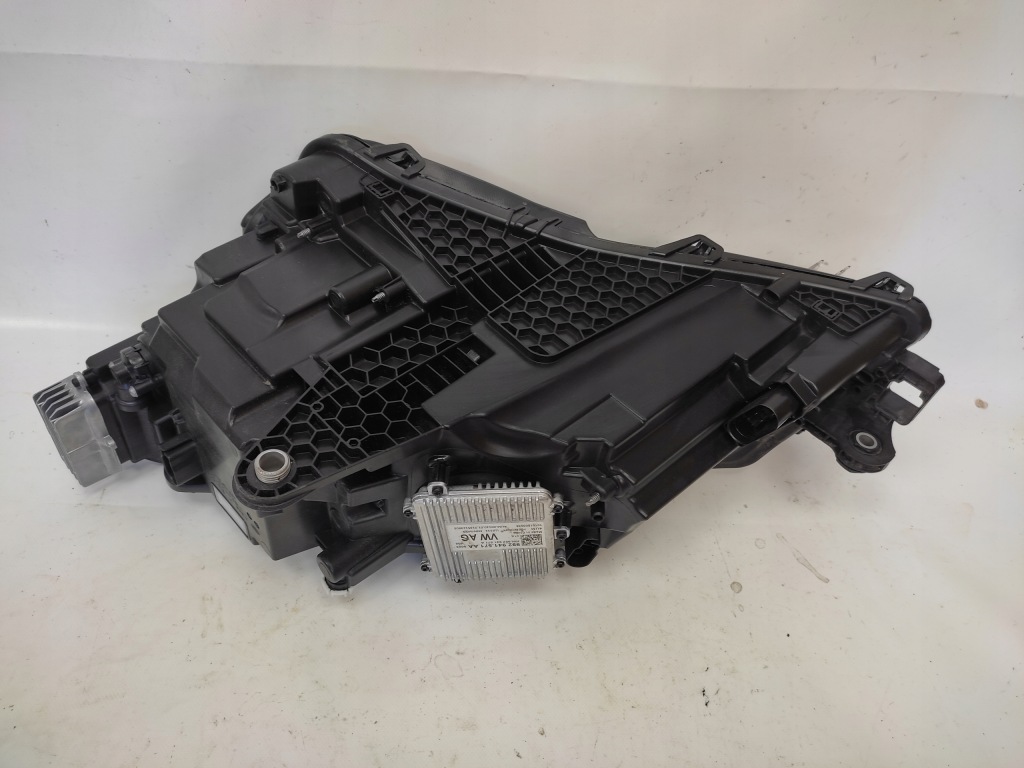 Skoda superb 3 рестайлінг  3v1 фара правий перед full led 2019- Зі Шроту