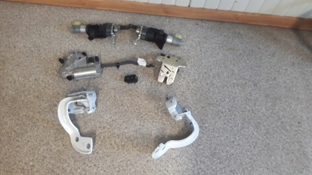 фото №1, Audi a4 b9 8w9 кришка багажника електрична набір kombi