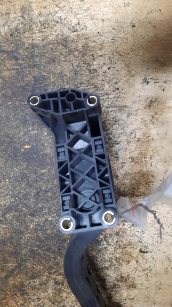 Потенциометр газа alfa romeo 147 1.6b 01r Оригинал