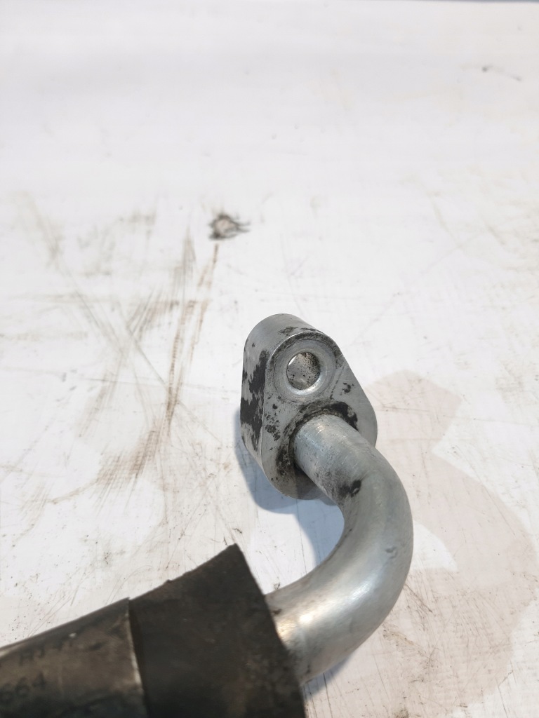 фото №9, Volvo v40 1.8b оригинальный номер 30813664 шланг трубка кондиционера