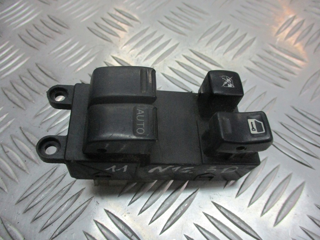 фото №1, Панель окон перед nissan almera n16