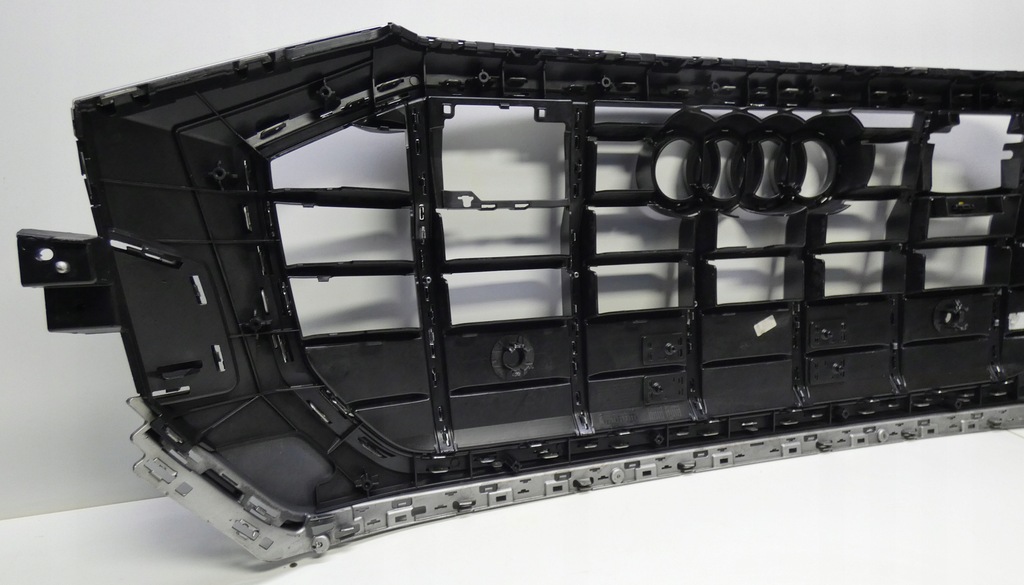 фото №15, Audi sq8 2018- 4m8853651a решётка радиатора решётка радиатора решётка радиатора