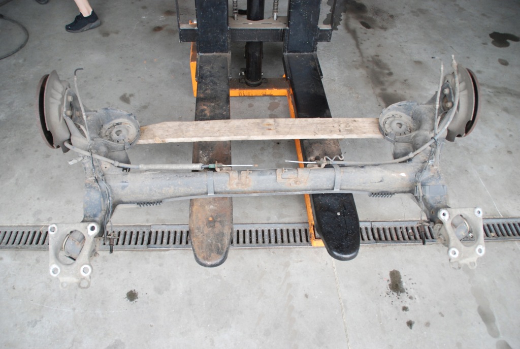 фото №1, Peugeot 5008 i 09-17 балка oś підвіска задня