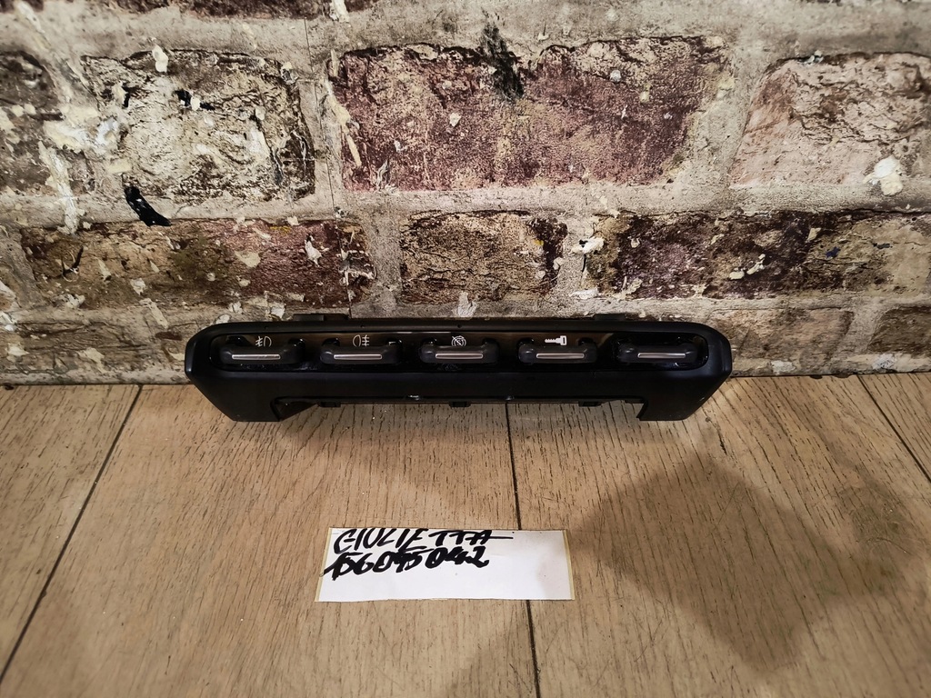 фото №1, Панель переключатель света 156095042 alfa romeo giulietta 2011 rok