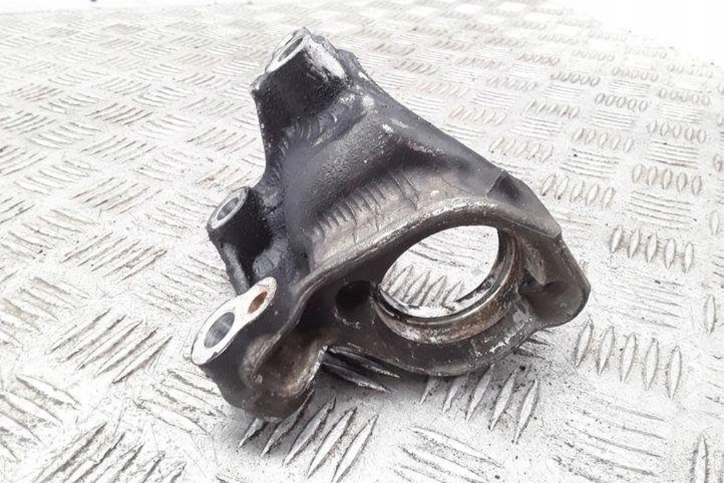 фото №7, Кронштейн подшипник полуось citroën c3 i fc_ 9680276880 1.56l дизель 66kw