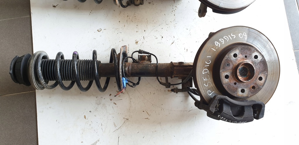 фото №10, Поворотный кулак амортизатор suzuki sx4 sedici 1.9 ddis