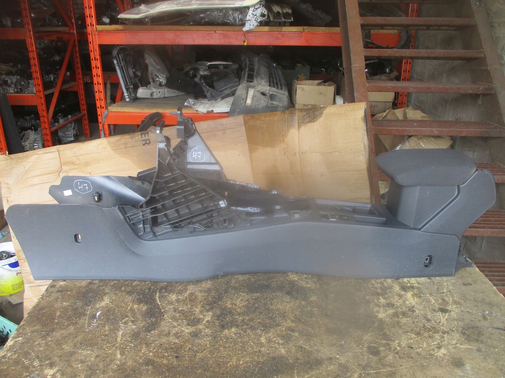 фото №1, Туннель средний подлокотник vw t-roc