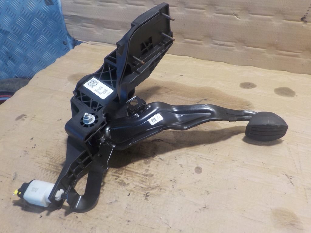 фото №1, Педаль тормоза toyota proace city 1.5bluehdi 102km 9831710780