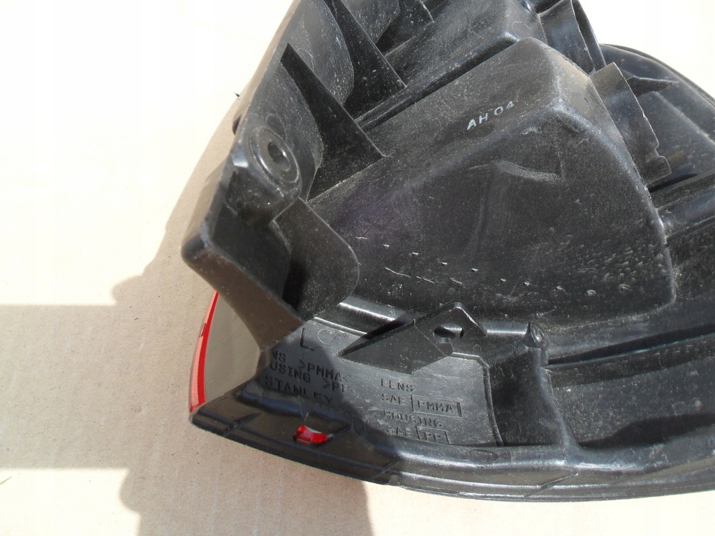 фото №14, Suzuki baleno combi 2000-2002 лампа задня права