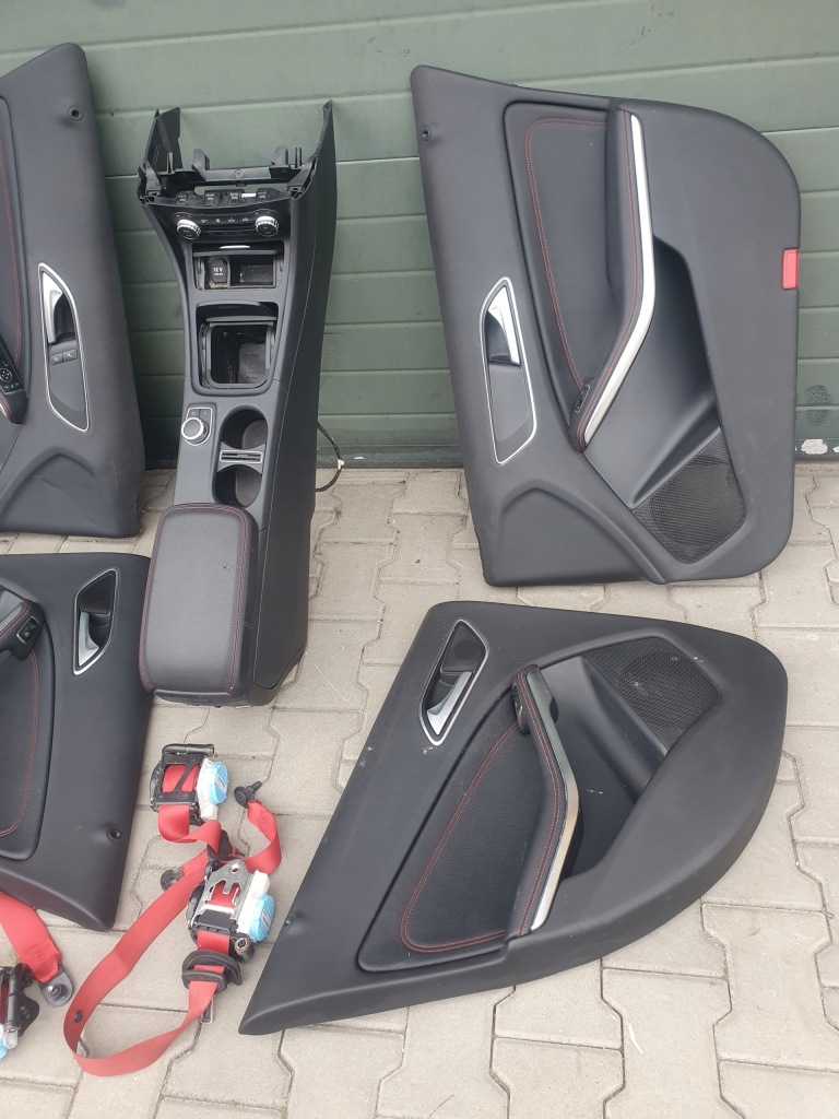 фото №8, Салон середина сидіння заднє сидіння шкіра amg w176 a176